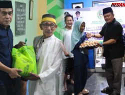 Pemda Serahkan Puluhan Paket Sembako Ramadan
