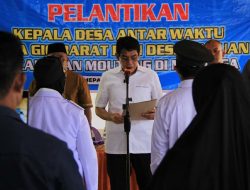 Bupati Erwin, Lantik Kades Labuan dan Gio Barat Antar Waktu