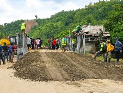 Jembatan Darurat Sudah Terpasang di Jalur Peningka